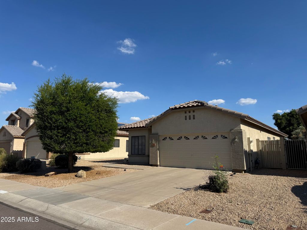 8927 W PARADISE Drive, Peoria, AZ 85345 — exterior