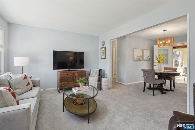 9 Wells Court, Bloomfield, NJ 07003