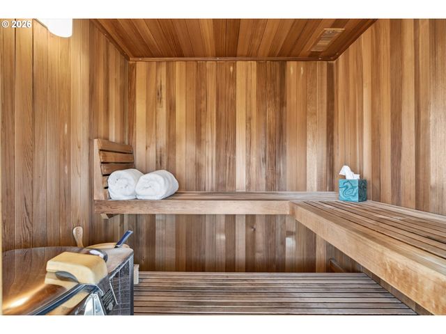 10685 OAK Dr Se, Salem, OR 97306