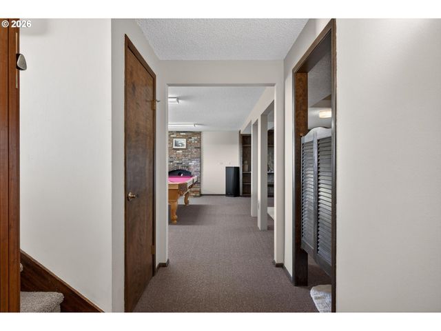 10685 OAK Dr Se, Salem, OR 97306