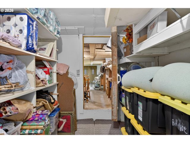 10685 OAK Dr Se, Salem, OR 97306