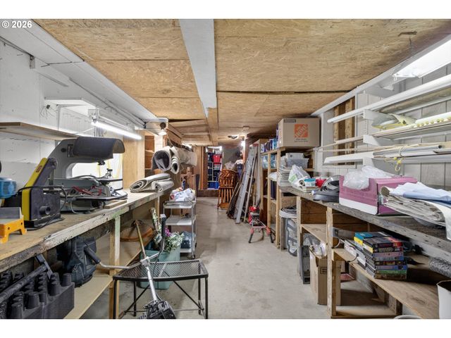 10685 OAK Dr Se, Salem, OR 97306