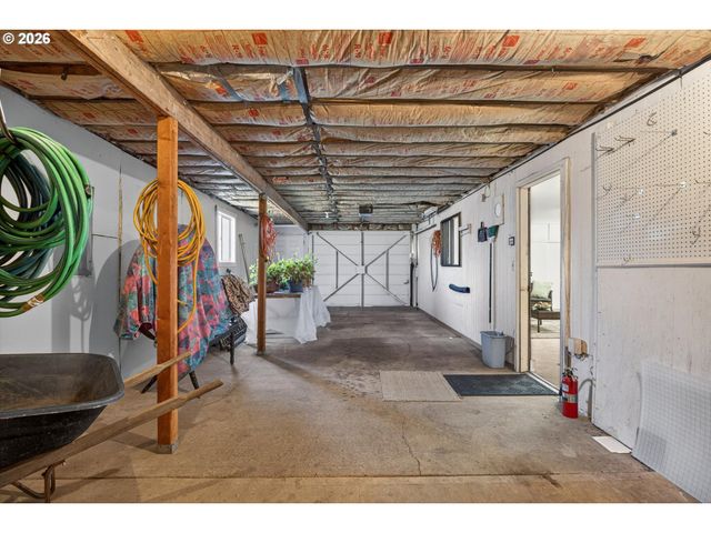 10685 OAK Dr Se, Salem, OR 97306