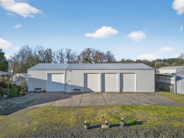 10685 OAK Dr Se, Salem, OR 97306