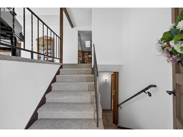 10685 OAK Dr Se, Salem, OR 97306