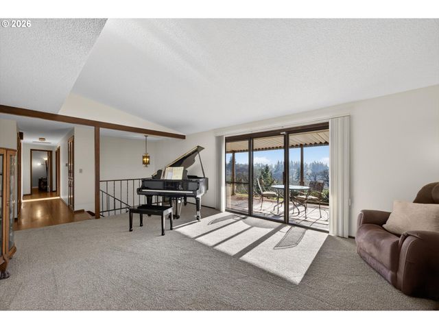 10685 OAK Dr Se, Salem, OR 97306