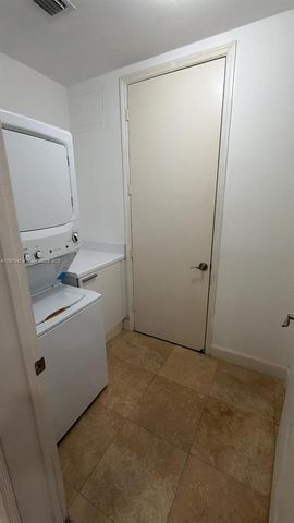 14951 Royal Oaks Ln 106, North Miami, FL 33181