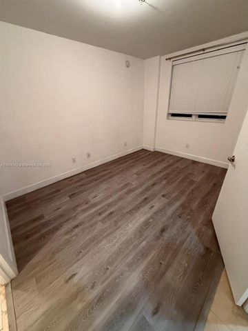 14951 Royal Oaks Ln 106, North Miami, FL 33181