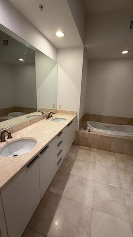 14951 Royal Oaks Ln 106, North Miami, FL 33181