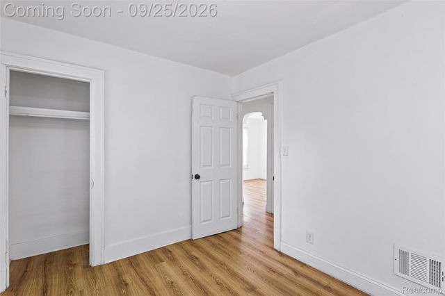 15766 Cruse Street E, Detroit, MI 48227
