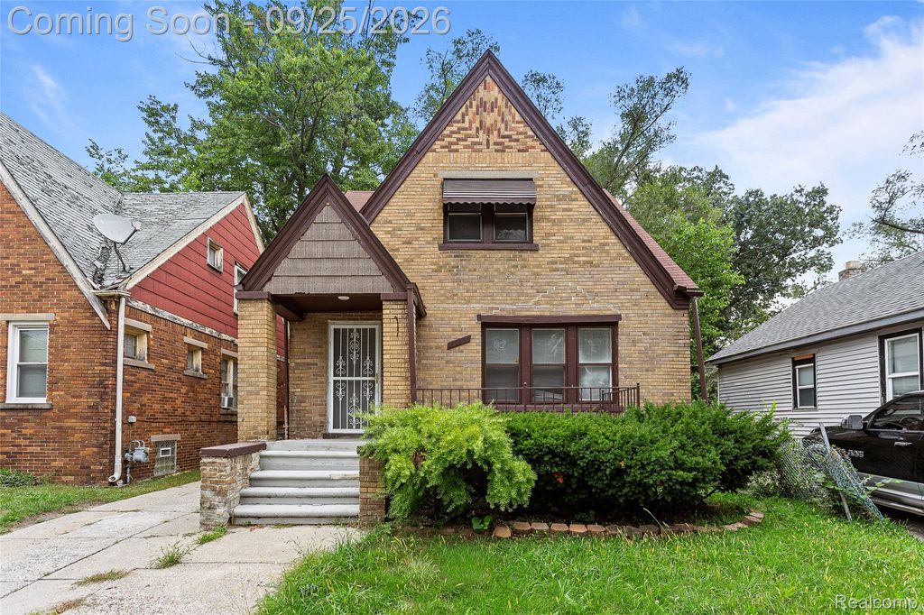 15766 Cruse Street E, Detroit, MI 48227