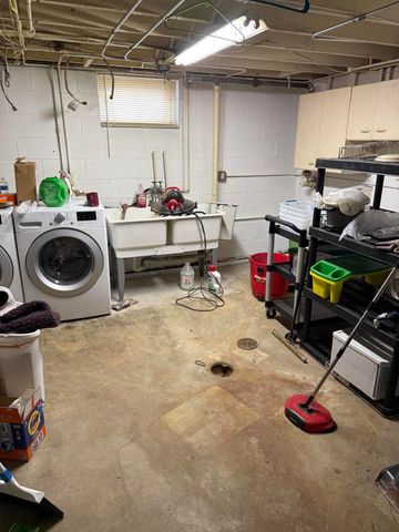 305 W 35th Avenue, Griffith, IN 46319