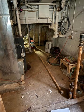 305 W 35th Avenue, Griffith, IN 46319