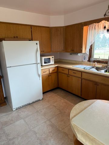 305 W 35th Avenue, Griffith, IN 46319