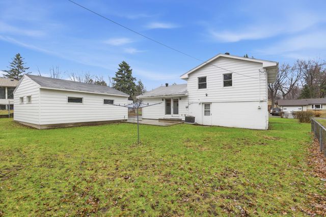 5221 Sumter Avenue N, New Hope, MN 55428