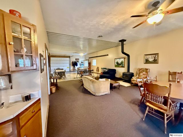 691 N 12th Road, Palmyra, NE 68110