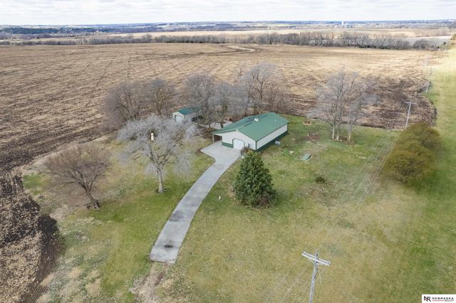 691 N 12th Road, Palmyra, NE 68110