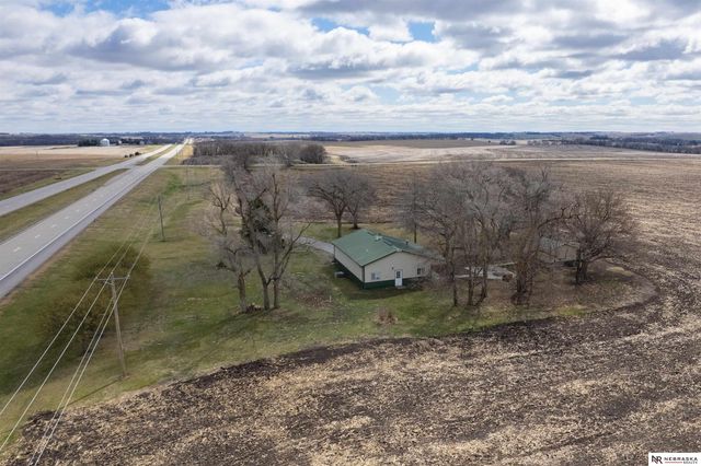 691 N 12th Road, Palmyra, NE 68110