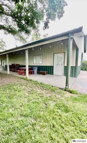 691 N 12th Road, Palmyra, NE 68110