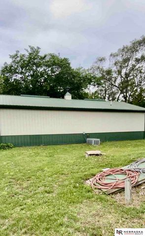 691 N 12th Road, Palmyra, NE 68110