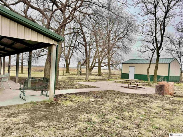 691 N 12th Road, Palmyra, NE 68110