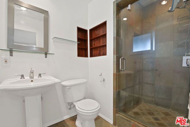 6149 Dalecrest Avenue, Woodland Hills (los Angeles), CA 91367