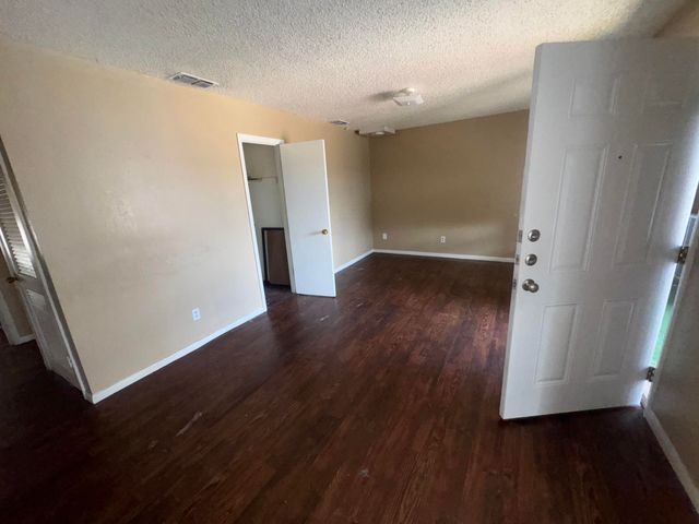 100 Pecos Place, Plainview, TX 79072