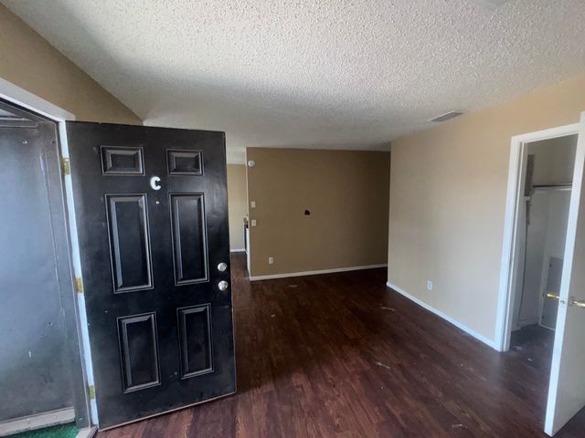 100 Pecos Place, Plainview, TX 79072