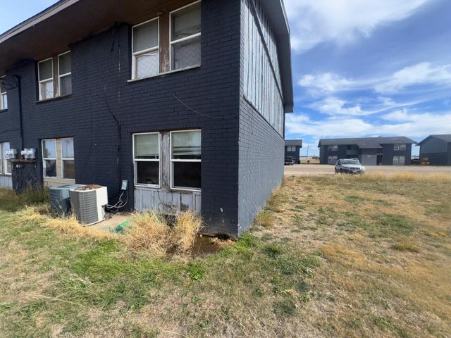 100 Pecos Place, Plainview, TX 79072