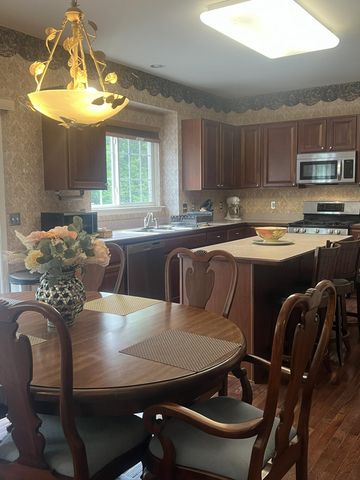 8250 Hummingbird Drive, Ypsilanti Twp, MI 48197