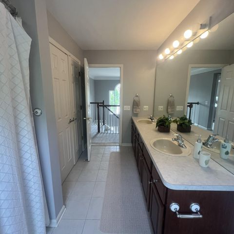 8250 Hummingbird Drive, Ypsilanti Twp, MI 48197