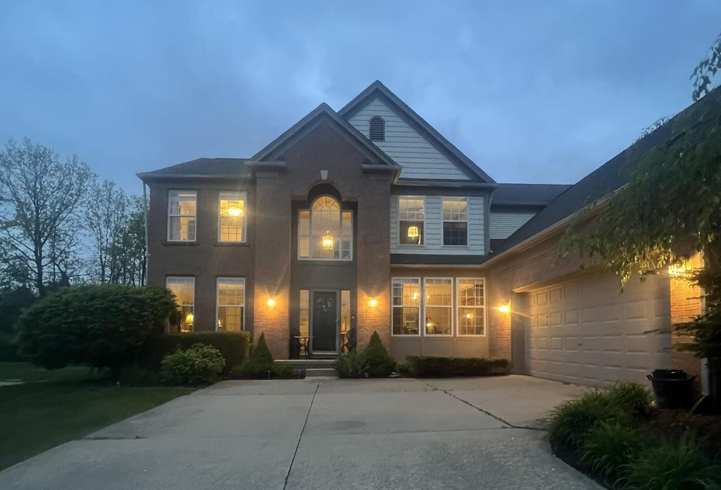 8250 Hummingbird Drive, Ypsilanti Twp, MI 48197