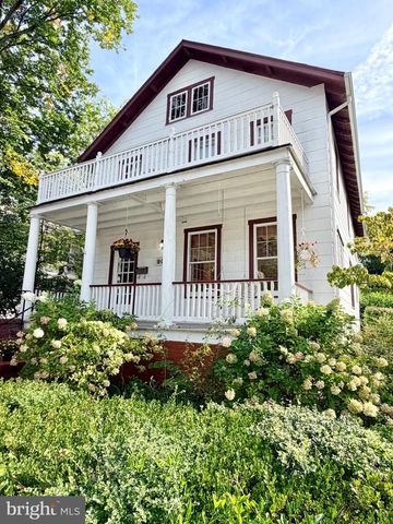 909 N IVY ST, Arlington, VA 22201