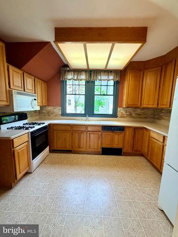 909 N IVY ST, Arlington, VA 22201