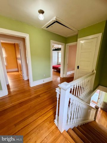909 N IVY ST, Arlington, VA 22201