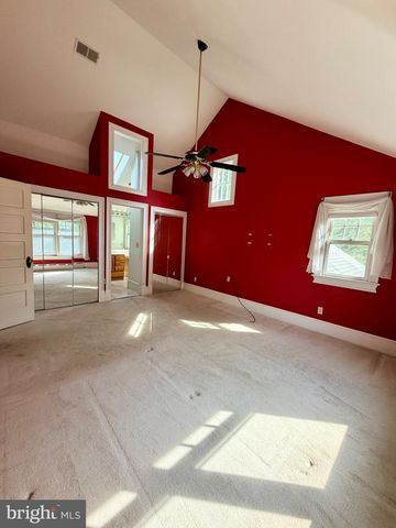 909 N IVY ST, Arlington, VA 22201