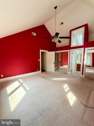 909 N IVY ST, Arlington, VA 22201