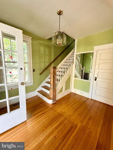 909 N IVY ST, Arlington, VA 22201