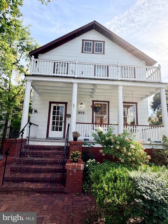 909 N IVY ST, Arlington, VA 22201