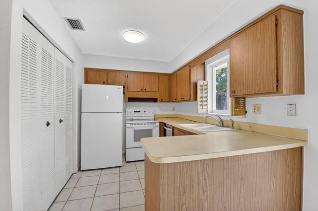 1601 NW 5th Street, Boca Raton, FL 33486