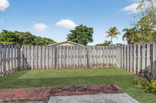 1601 NW 5th Street, Boca Raton, FL 33486