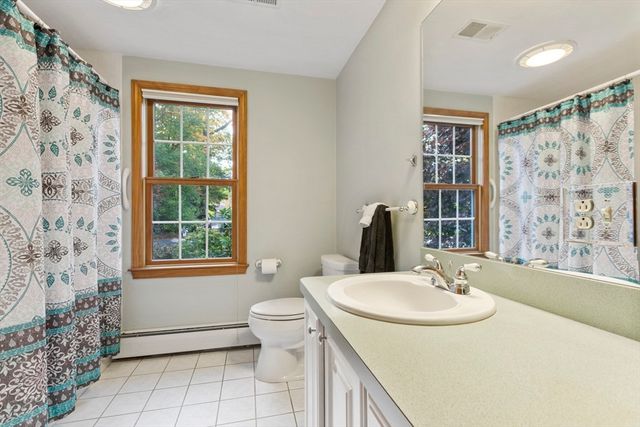 73 Ridge Rd, Foxboro, MA 02035