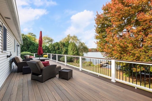 73 Ridge Rd, Foxboro, MA 02035