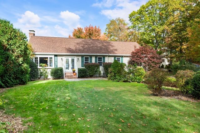 73 Ridge Rd, Foxboro, MA 02035