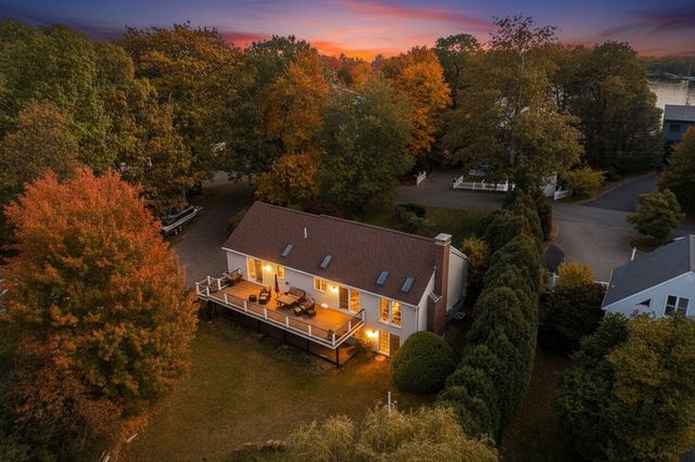 73 Ridge Rd, Foxboro, MA 02035