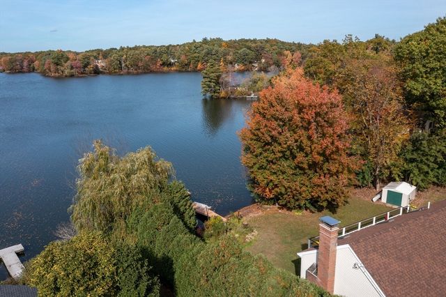 73 Ridge Rd, Foxboro, MA 02035