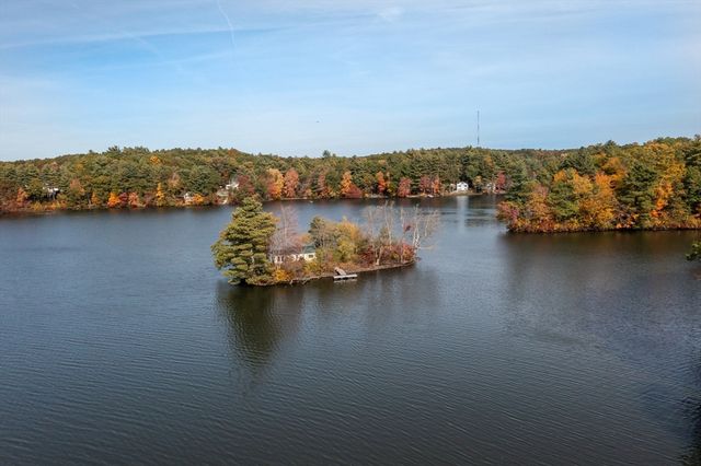 73 Ridge Rd, Foxboro, MA 02035