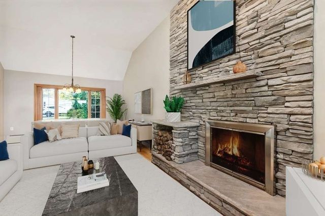 73 Ridge Rd, Foxboro, MA 02035