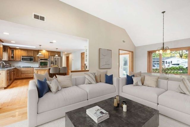 73 Ridge Rd, Foxboro, MA 02035