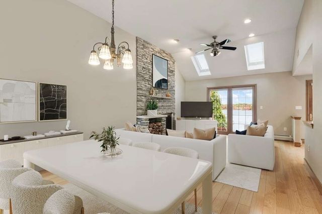 73 Ridge Rd, Foxboro, MA 02035